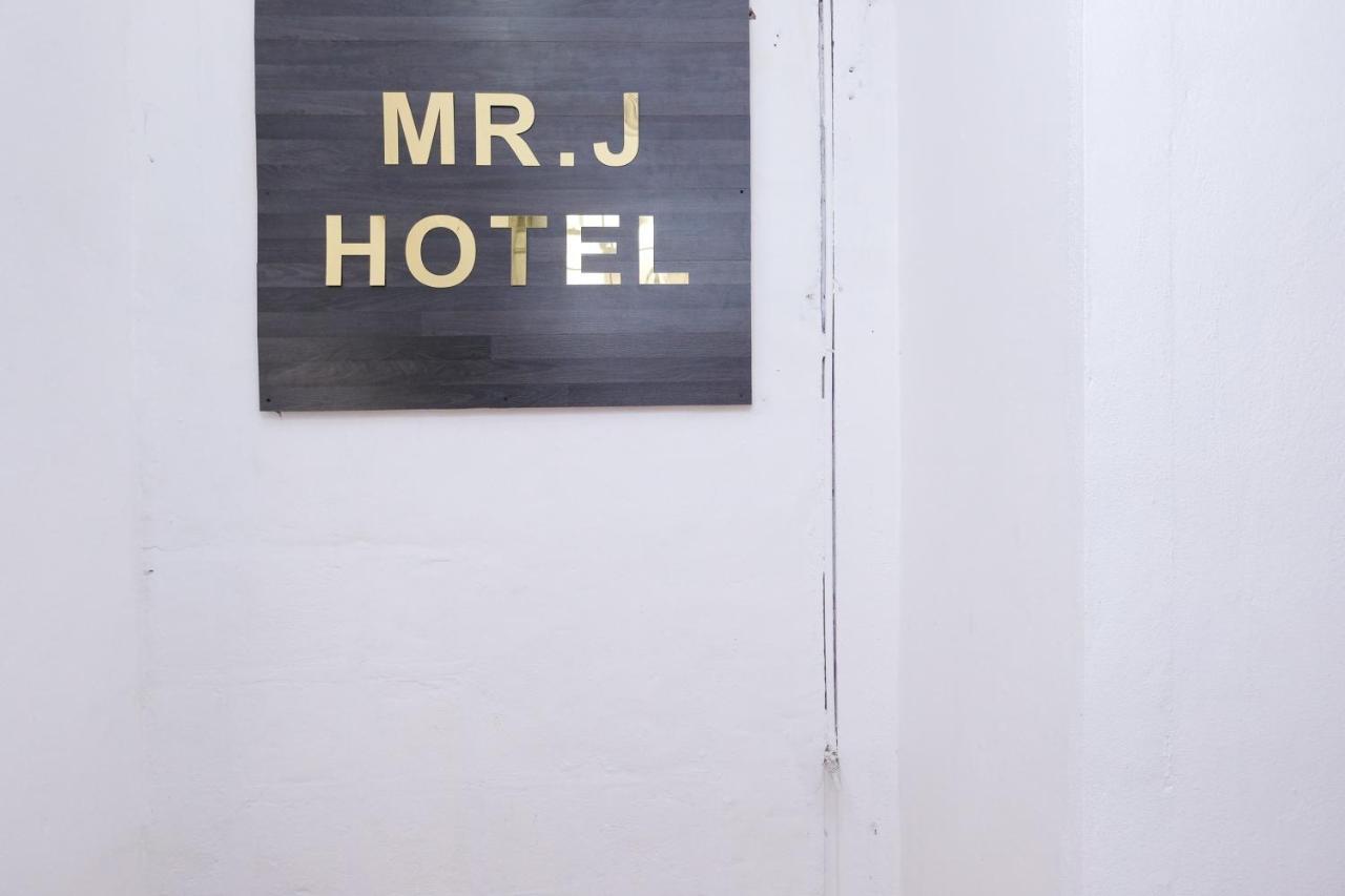 Oyo 715 Mr J Hotel Kota Bharu Exterior foto